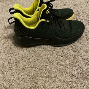 Mamba Focus ‘black optimum yellow’ Kobe’s